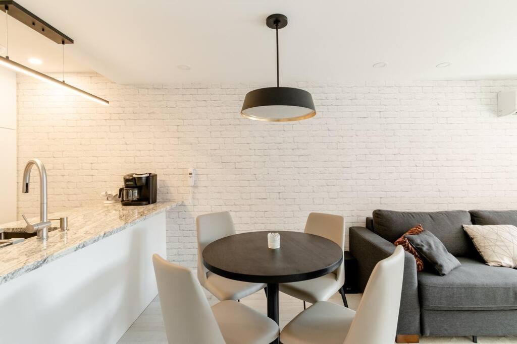 Apartamento Plaza10 - 20 Restaurants At Under A 10 Minute Walk Montreal