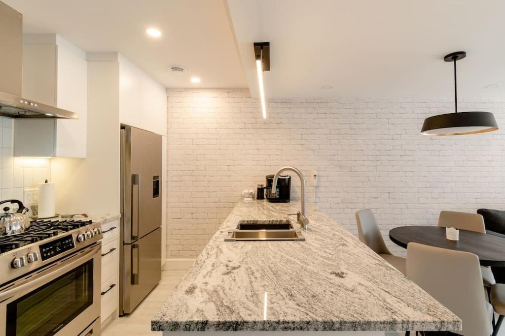 Apartamento Plaza10 - 20 Restaurants At Under A 10 Minute Walk Montreal